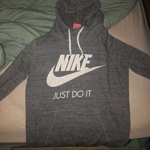 Thin Nike pull over